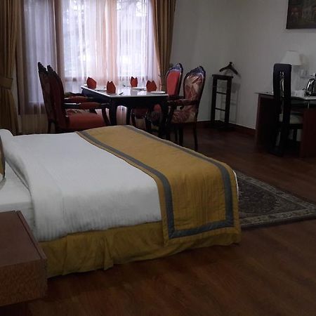 Hotel Southgate Шимла Екстериор снимка