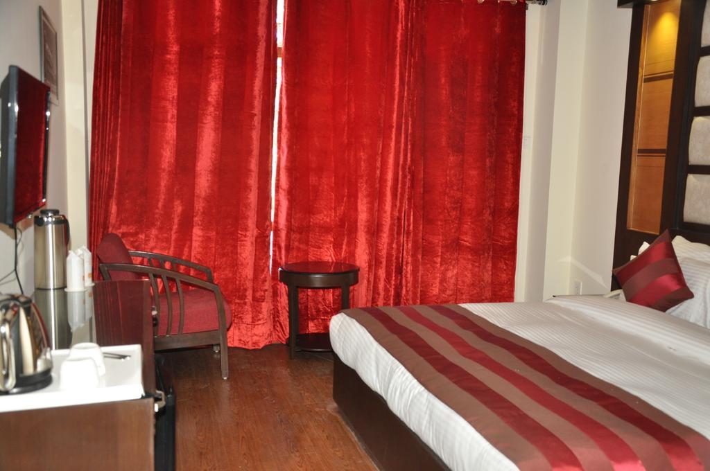 Hotel Southgate Шимла Стая снимка