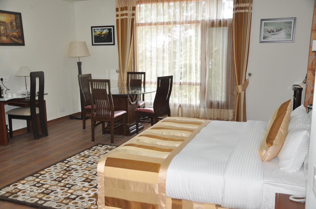 Hotel Southgate Шимла Екстериор снимка