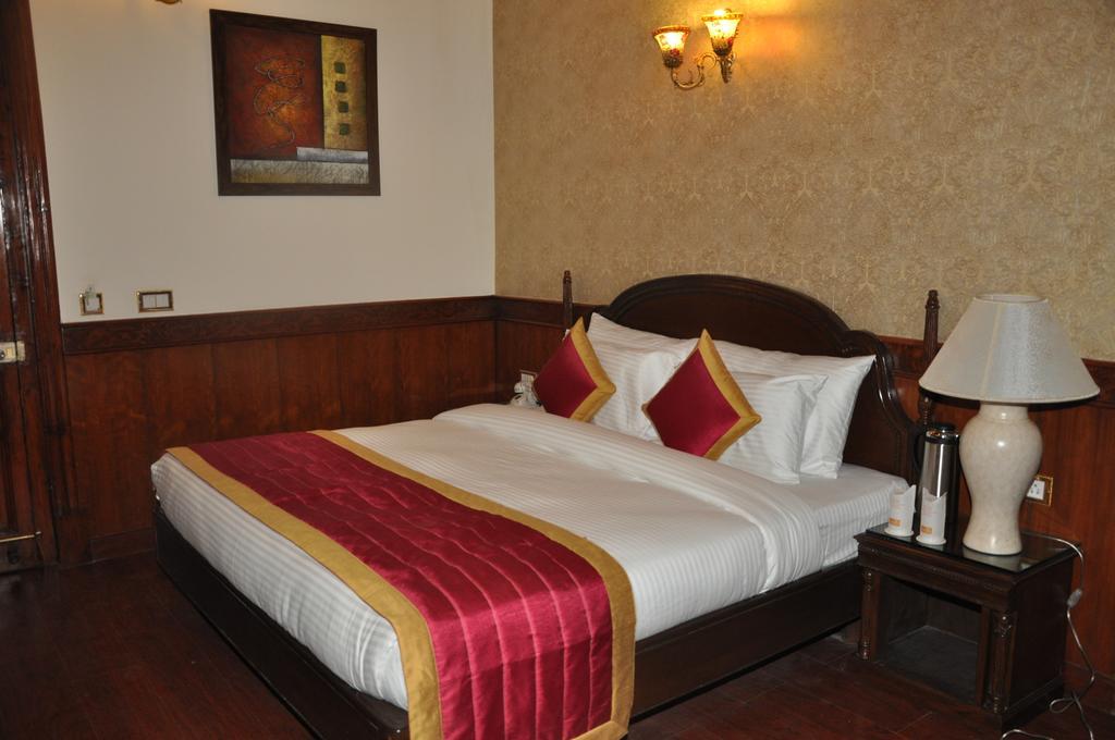 Hotel Southgate Шимла Екстериор снимка