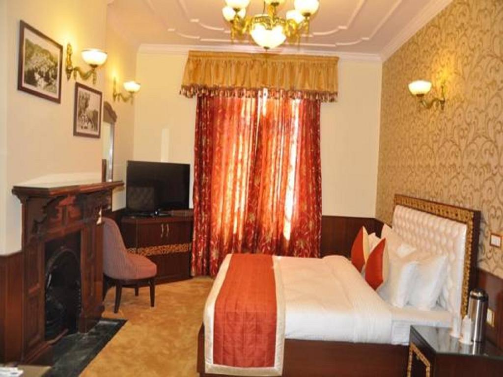 Hotel Southgate Шимла Екстериор снимка