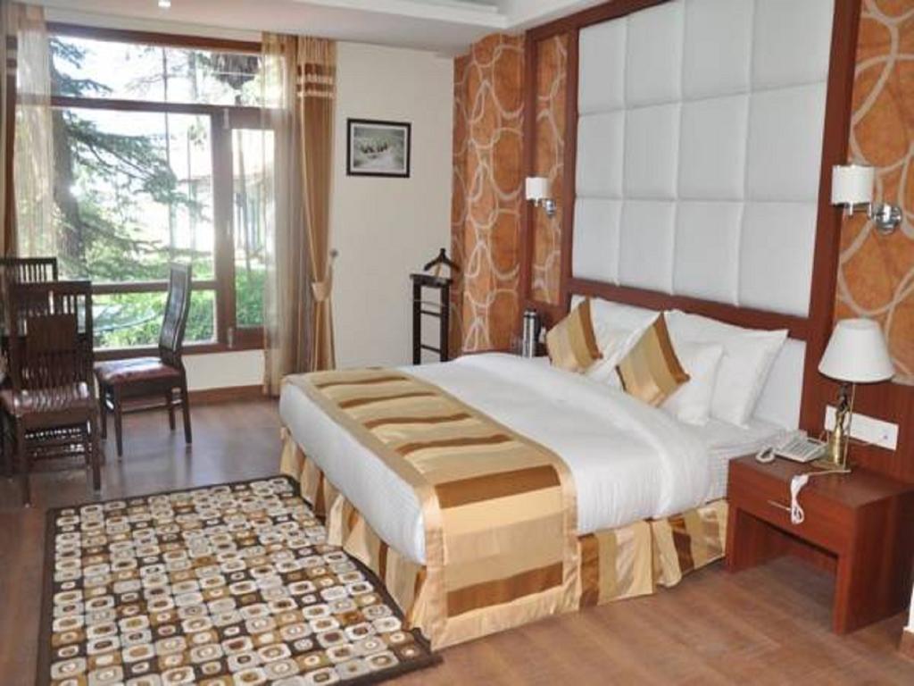 Hotel Southgate Шимла Стая снимка