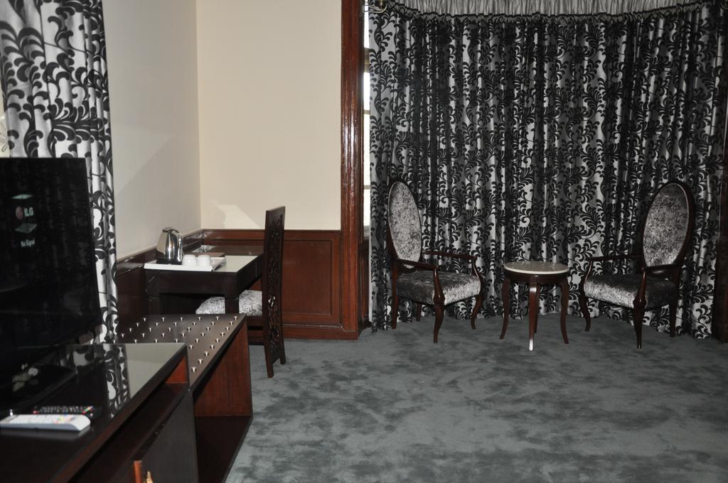 Hotel Southgate Шимла Екстериор снимка