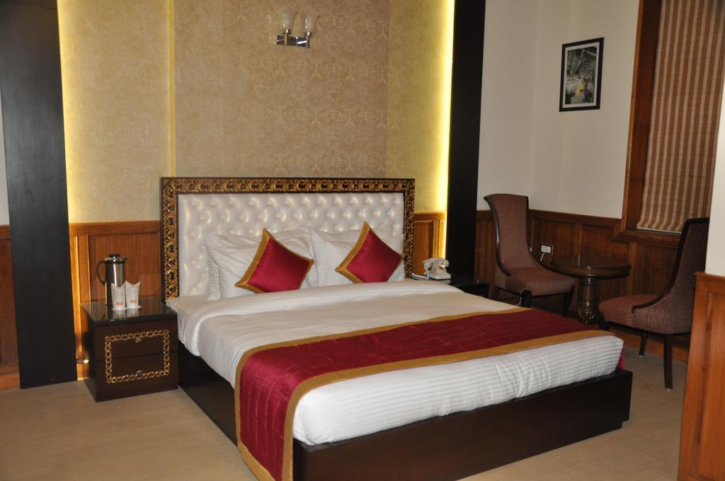 Hotel Southgate Шимла Екстериор снимка
