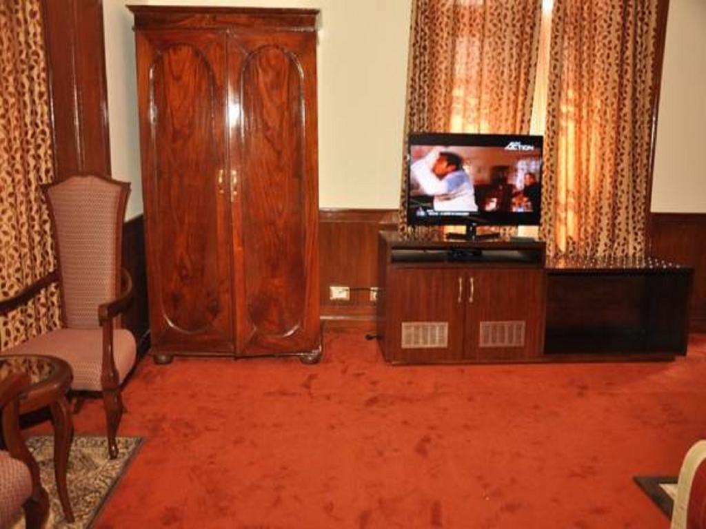 Hotel Southgate Шимла Екстериор снимка