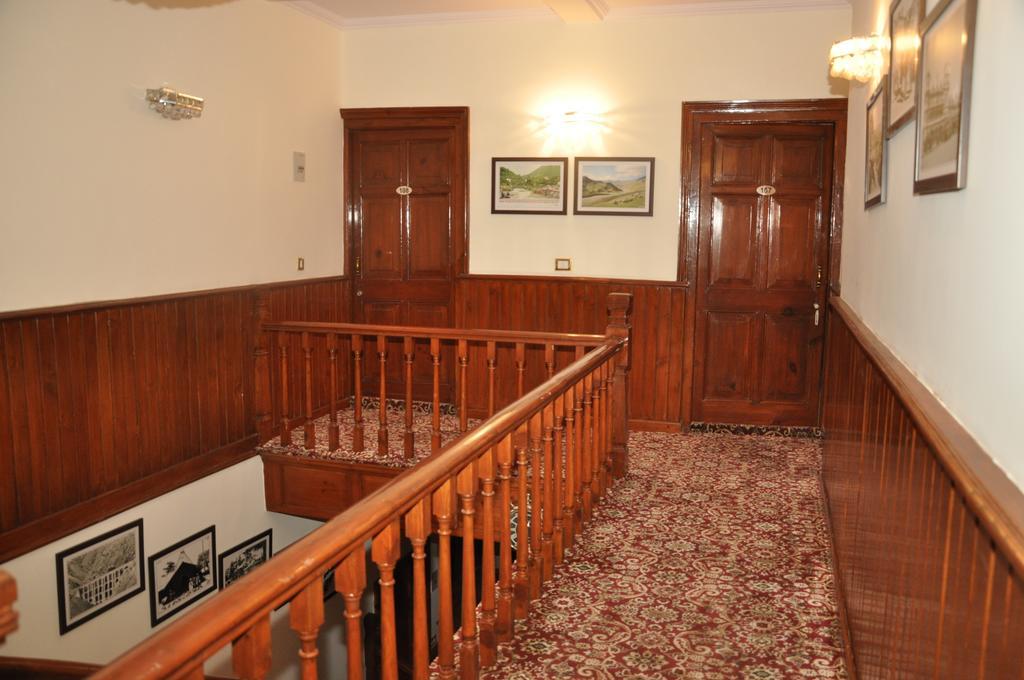 Hotel Southgate Шимла Екстериор снимка